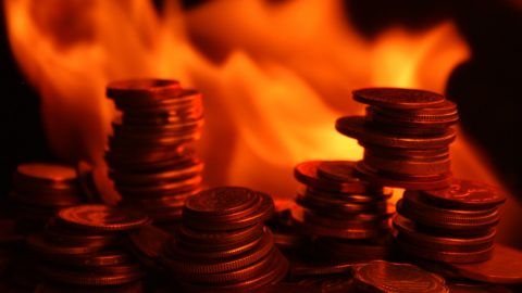 イーサリアムの相場が高騰、ビットコインの時価総額を上回るか