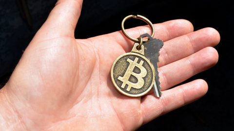 世界同時不況の時に仮想通貨が未来のカギになる