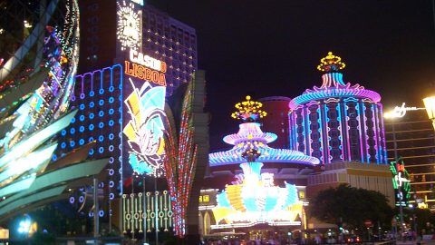 Macau-Casino-Lisboa-at-night